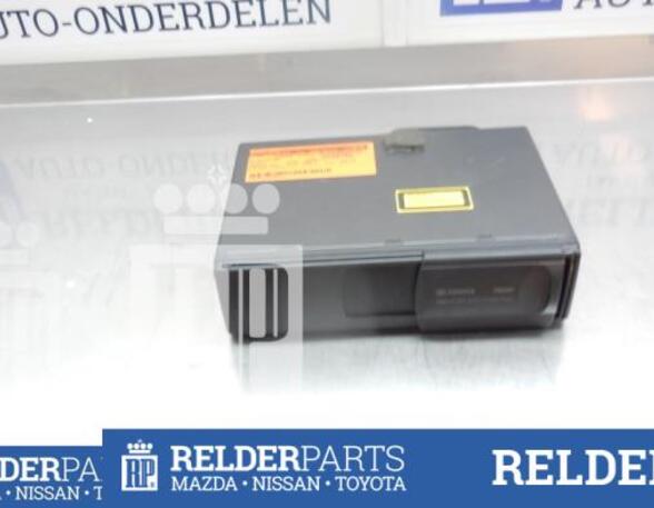 CD-changer TOYOTA COROLLA Verso (ZER_, ZZE12_, R1_)