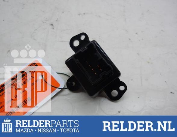 Switch for hazard light NISSAN ALMERA TINO (V10)