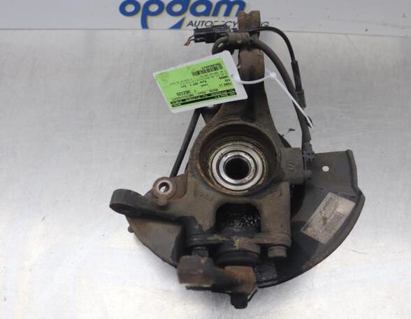 Stub Axle KIA CARENS III MPV (UN)