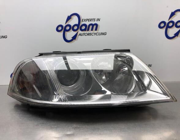 Headlight VW PASSAT (3B3)