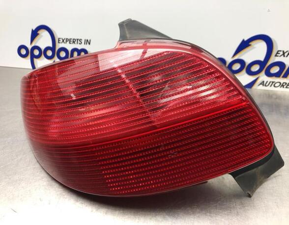 Combination Rearlight PEUGEOT 206 Hatchback (2A/C), PEUGEOT 206 Saloon, PEUGEOT 206 SW (2E/K)