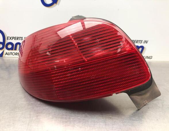 Combination Rearlight PEUGEOT 206 Hatchback (2A/C), PEUGEOT 206 SW (2E/K), PEUGEOT 206 Saloon