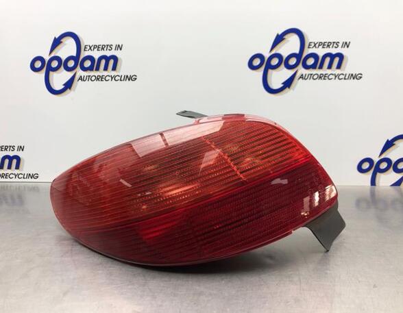 Combination Rearlight PEUGEOT 206 Hatchback (2A/C), PEUGEOT 206 SW (2E/K), PEUGEOT 206 Saloon