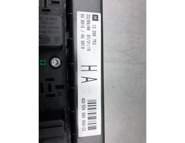 Fuse Box OPEL ASTRA H (A04)