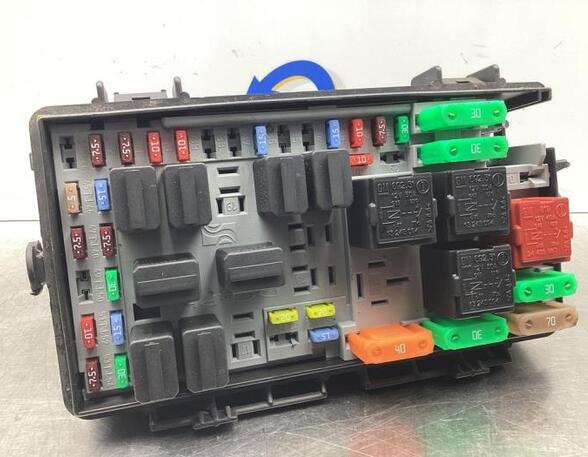 Fuse Box OPEL CORSA D (S07)