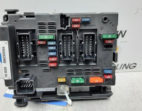 Fuse Box PEUGEOT 307 (3A/C), PEUGEOT 307 Break (3E)