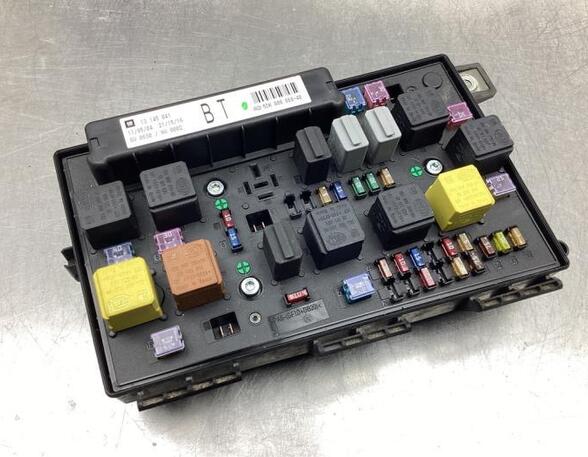 Fuse Box OPEL ASTRA H (A04)