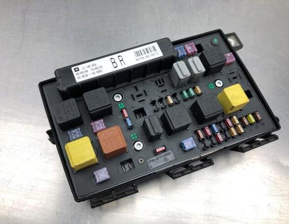 Fuse Box OPEL ASTRA H (A04)