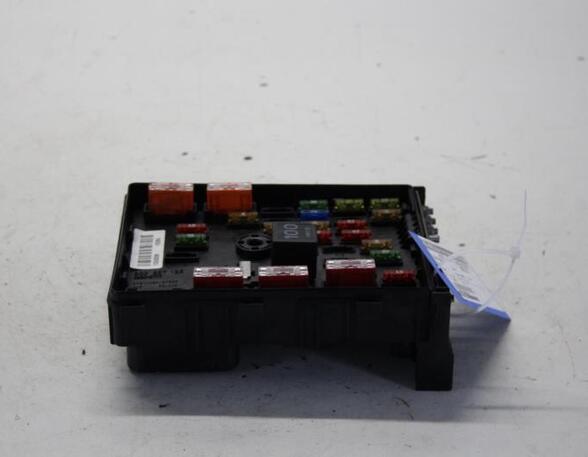 Fuse Box VW PASSAT Variant (3C5), VW PASSAT B7 Estate Van (365), VW PASSAT B7 Variant (365)