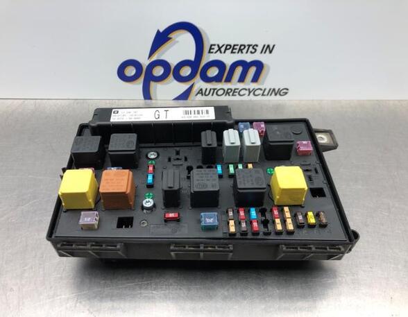 Fuse Box OPEL ASTRA H Estate (A04), OPEL ASTRA H (A04)