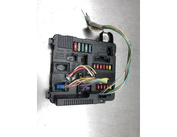 Fuse Box RENAULT MEGANE II (BM0/1_, CM0/1_), RENAULT MEGANE II Saloon (LM0/1_)