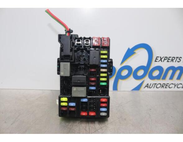 Fuse Box OPEL CORSA E (X15)