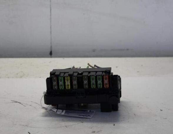 Fuse Box PEUGEOT 307 SW (3H), PEUGEOT 307 Break (3E)