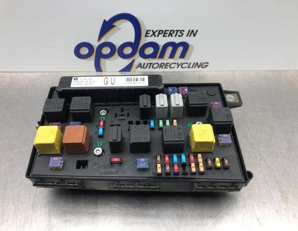 Fuse Box OPEL ASTRA H (A04)