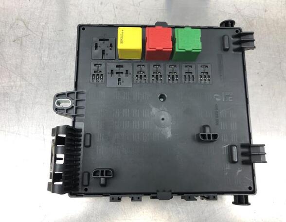 Fuse Box OPEL VECTRA C GTS (Z02)