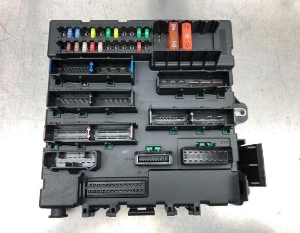 Fuse Box OPEL VECTRA C GTS (Z02)