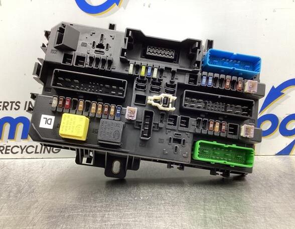 Fuse Box OPEL ASTRA H GTC (A04)