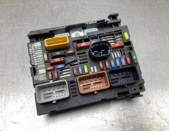 Fuse Box CITROËN C5 III (RD_)