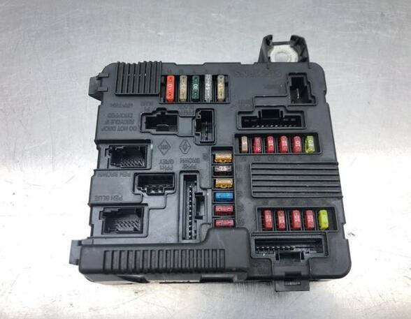 Fuse Box RENAULT MEGANE II (BM0/1_, CM0/1_), RENAULT MEGANE II Saloon (LM0/1_)