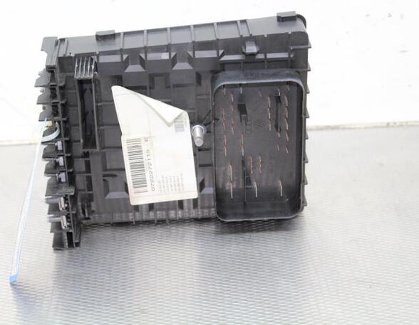 Fuse Box VW CADDY III Box Body/MPV (2KA, 2KH, 2CA, 2CH)