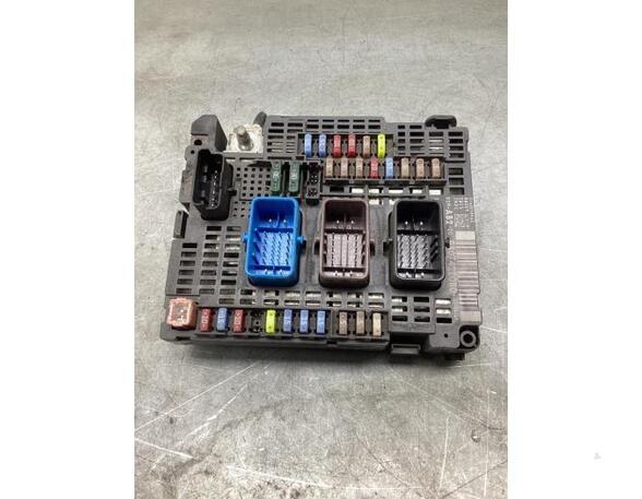 Fuse Box CITROËN C4 II (B7)