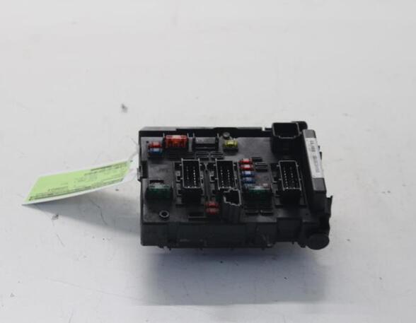 Fuse Box PEUGEOT 307 (3A/C), PEUGEOT 307 Break (3E)