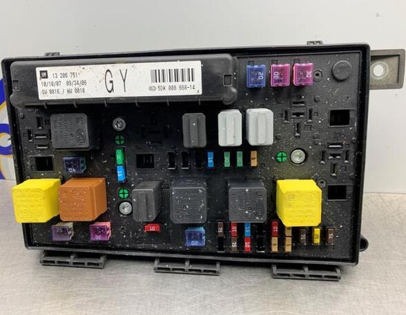 Fuse Box OPEL ASTRA H Estate (A04), OPEL ASTRA H (A04)