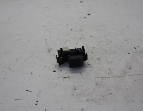 Switch for window winder TOYOTA YARIS (_P9_)