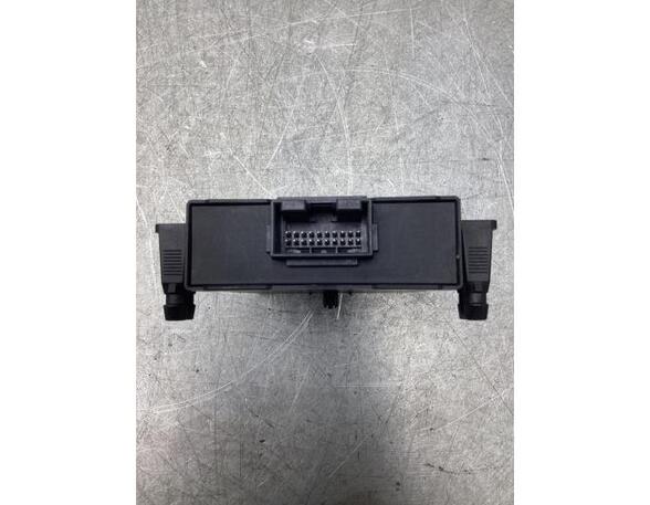 Control unit for door drawing support VW TOURAN (1T1, 1T2), SEAT IBIZA IV ST (6J8, 6P8), VW POLO (6R1, 6C1), VW POLO Van (6R)