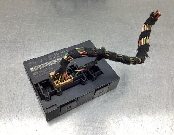 Control unit for door drawing support AUDI A3 (8P1), AUDI A3 Sportback (8PA)