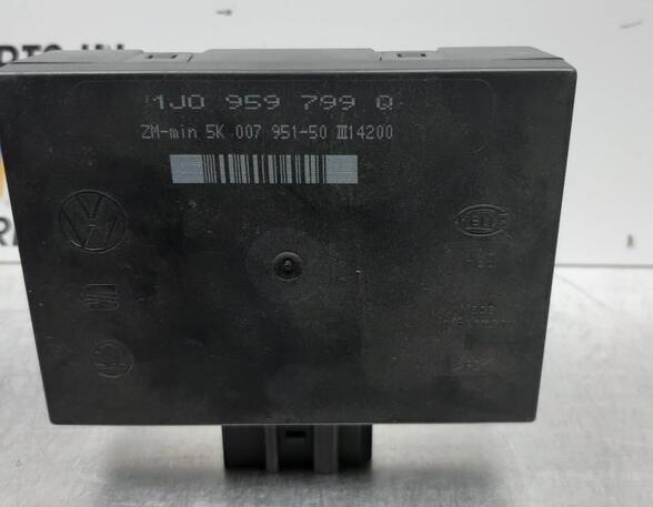 Control unit for door drawing support VW GOLF IV (1J1), VW GOLF IV Variant (1J5)