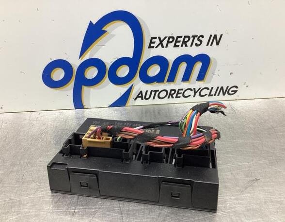 Control unit for door drawing support VW TOURAN (1T1, 1T2), VW TOURAN (1T3), VW TOURAN VAN (1T1, 1T2)