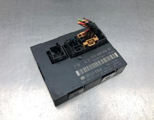 Control unit for door drawing support VW JETTA III (1K2), SEAT ALTEA (5P1), SEAT ALTEA XL (5P5, 5P8), SEAT TOLEDO III (5P2)