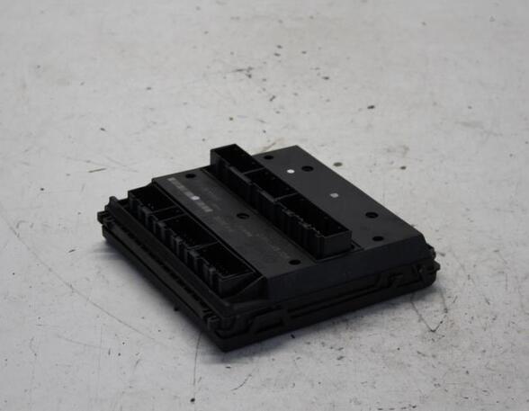 Control unit for door drawing support VW POLO (9N_), VW POLO Saloon (9A4, 9A2, 9N2, 9A6)