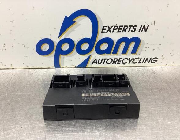 Control unit for door drawing support VW TOURAN (1T1, 1T2), VW TOURAN (1T3), VW TOURAN VAN (1T1, 1T2)