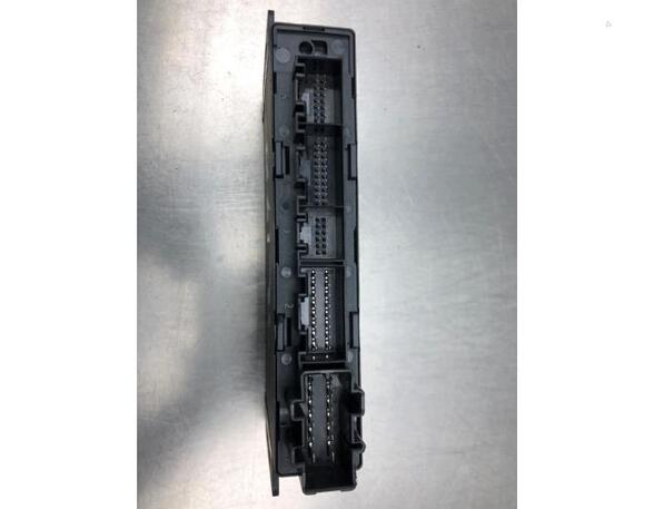 Control unit for door drawing support AUDI A4 Avant (8E5, B6), AUDI A4 Avant (8ED, B7)