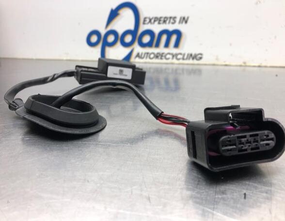 Fuel Pump Relay VW GOLF V (1K1)