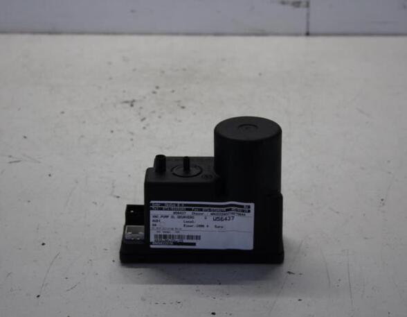 Central Locking Pump AUDI A4 (8D2, B5)