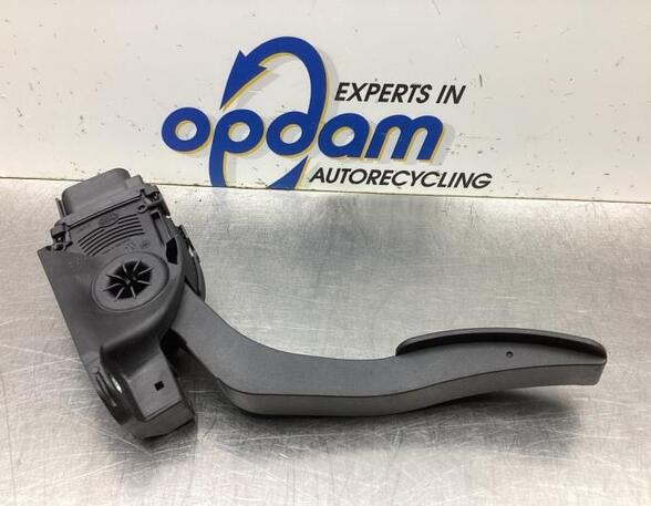 Accelerator pedal FORD FIESTA VI (CB1, CCN)