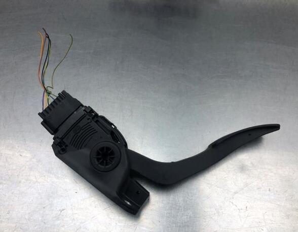 Accelerator pedal FORD FIESTA VI (CB1, CCN)