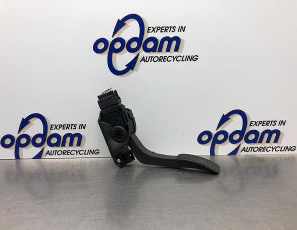 Accelerator pedal FORD FIESTA VI (CB1, CCN)