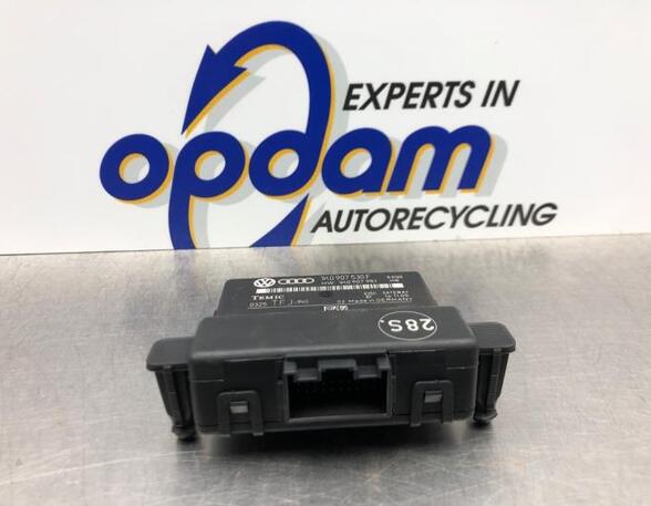 Control unit gateway VW GOLF V (1K1)