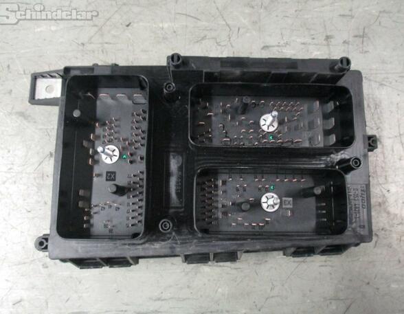 Fuse Box VW Golf V (1K1)