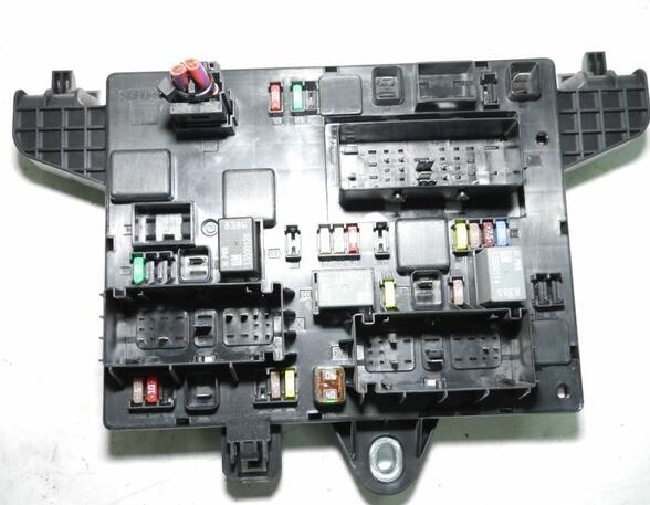 Fuse Box OPEL Astra J (--)