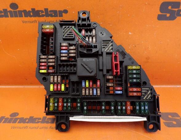 Sicherungskasten  BMW 5 TOURING (F11) 520D 135 KW