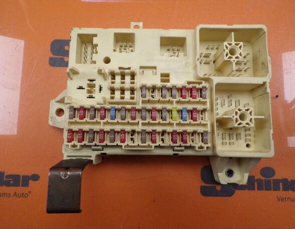 Fuse Box JAGUAR S-TYPE (X200)