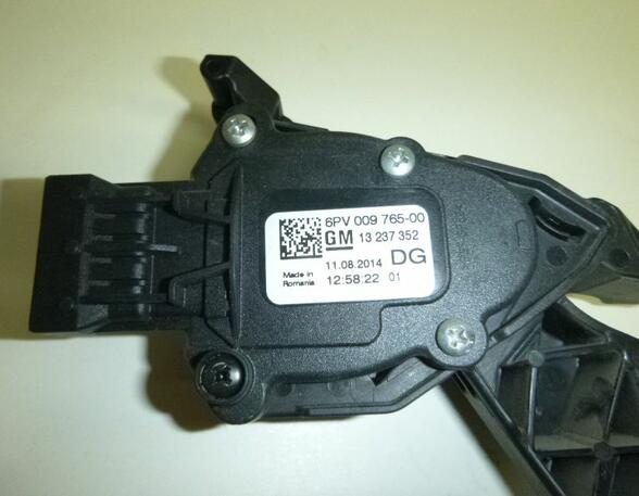 Accelerator pedal OPEL Insignia A (G09)