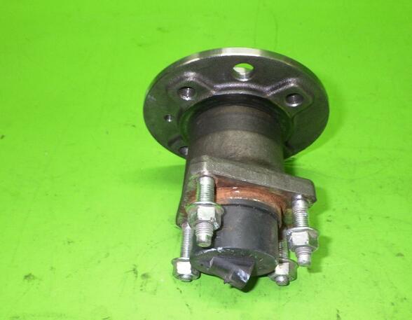 Wheel Hub OPEL Astra F CC (T92)