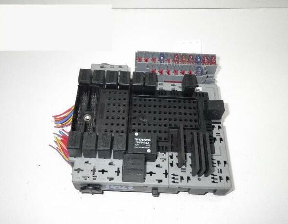 Fuse Box VOLVO V70 II (SW), VOLVO S80 I (TS, XY)