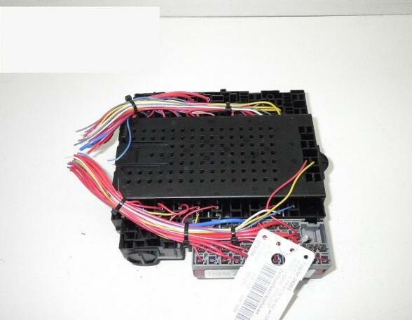 Fuse Box VOLVO V70 II (SW), VOLVO S80 I (TS, XY)